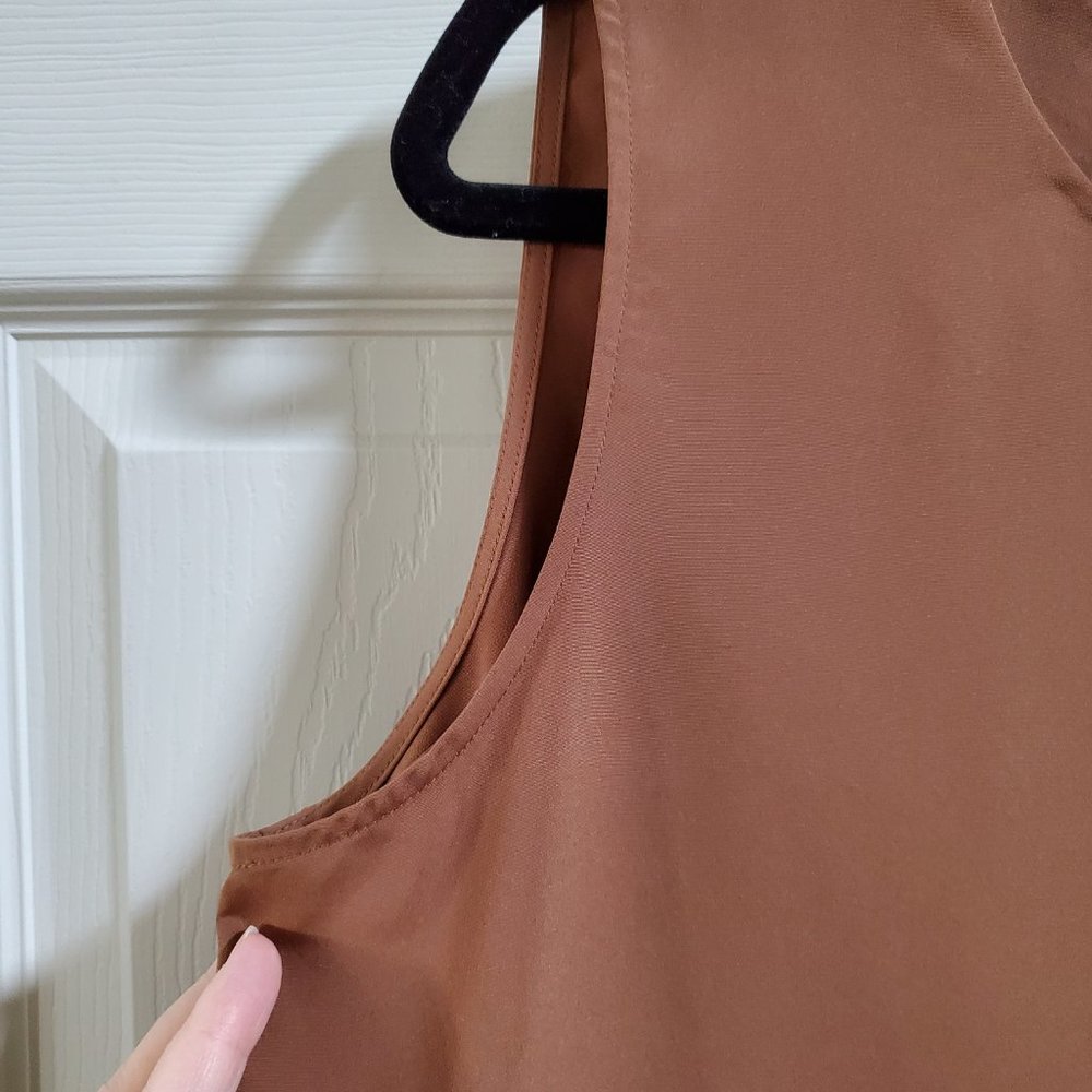 NWT Notations Caramel Brown Sleeveless Blouse Size Large - Picture 2 of 7